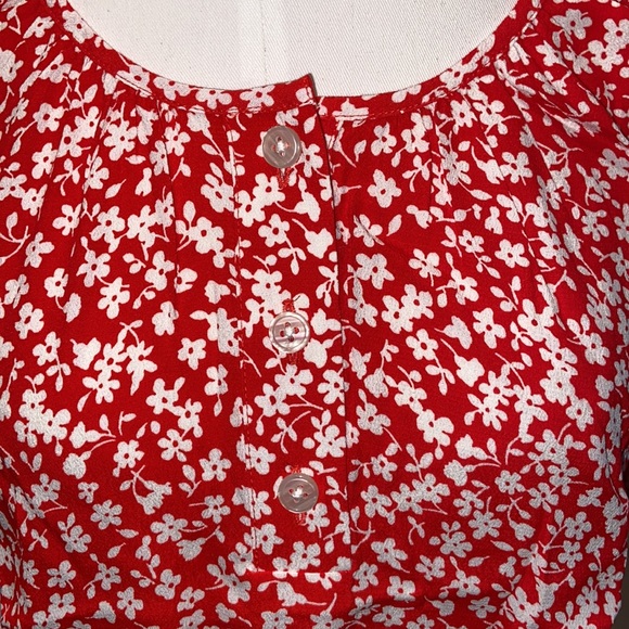 🎉HP🎉 J.Crew Scoopneck top in tossed bouquet print - Picture 7 of 10